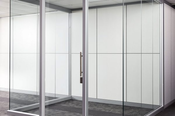 Clear-Wall-Volo (1)